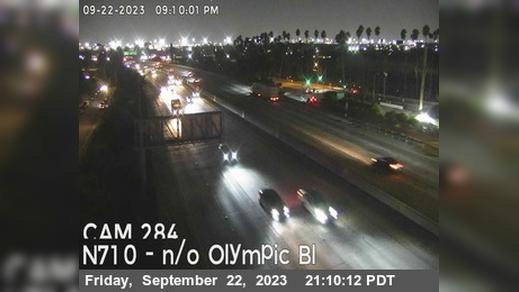 Traffic Cam East Los Angeles › North: I-710 : (284) North of I-5 Player