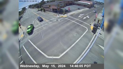 Traffic Cam Crescent City: DN-101: Front & L - Looking North Player
