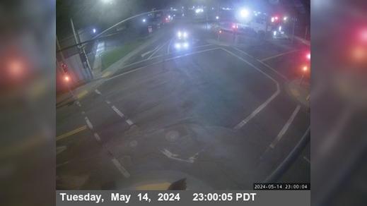 Traffic Cam Crescent City: DN-101: 9th & L - Looking North Player