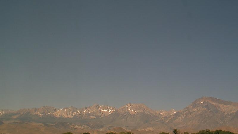 Traffic Cam Riverside: Sierra - Bishop - Mt. Humphreys Player