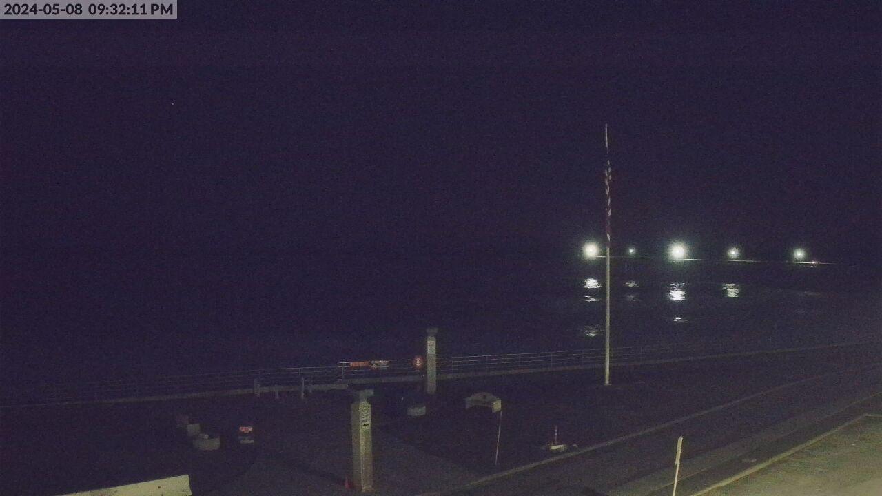 Traffic Cam Pacifica › North-West: Pacifica Municipal Pier Player