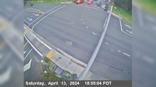 Traffic Cam Eureka: US-101 - Henderson - Looking North Player