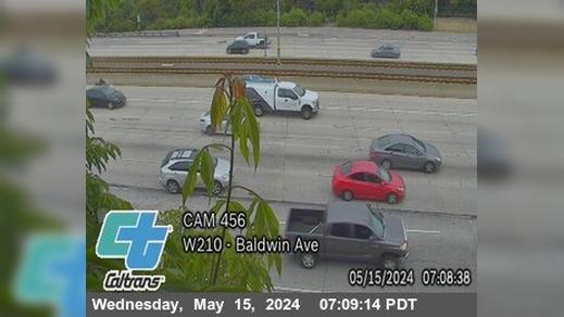 Traffic Cam Arcadia › West: I-210 : (456) Baldwin Ave Player
