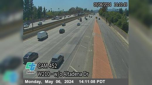 Pasadena › West: I-210 : (452) West of Altadena Dr Traffic Camera