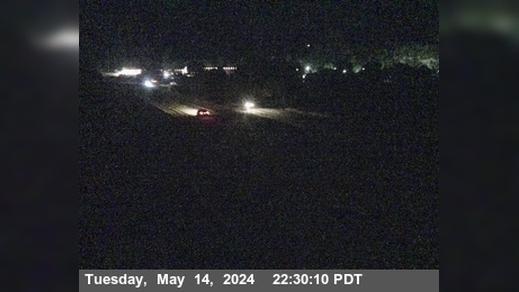 Redwood Valley › South: US-101 : North Of SR-20 - Looking North (C001) Traffic Camera