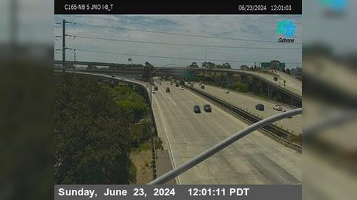 Traffic Cam Old Town › North: C 165) I-5 : Just North Of I-8 _ T Player