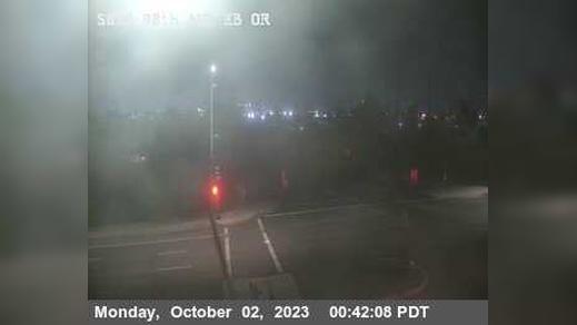 Traffic Cam Oakland › South: T283W -- I-880 : AT 98TH AV WB OR Player