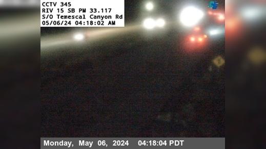 Traffic Cam Arcilla › South: I-15 : (345) South of Temescal Canyon Road Player