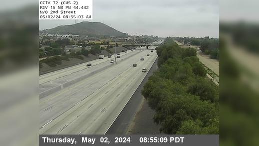 Norco › North: I-15 : (72) N of 2nd Street Traffic Camera