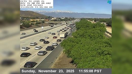 Traffic Cam Norco › North: I-15 : (72) N of 2nd Street Player