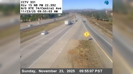 Traffic Cam North Elsinore › North: I-15 : (331) North of SR-74 - Central Avenue Player