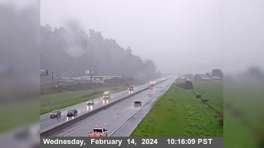 Rohnerville › South: US-101 : North Of SR-36 - Looking South (C003) Traffic Camera