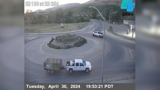 Traffic Cam East Porterville › East: TUL-190-AT ROAD 284 Player