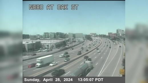 Traffic Cam Oakland › North: TV114 -- I-880 : Oak Street Player