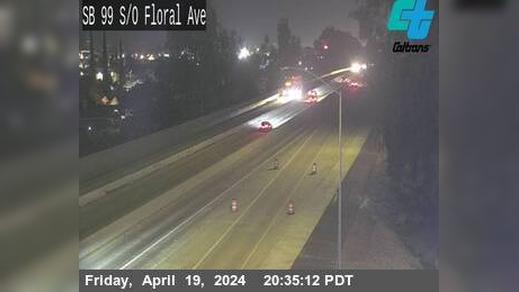 Traffic Cam Selma › South: FRE-99-S/O FLORAL AVE Player
