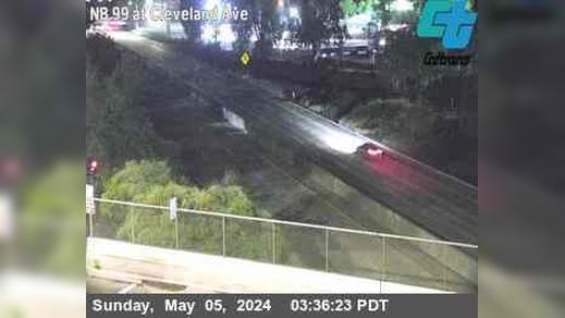 Traffic Cam Madera › North: MAD-99-AT CLEVELAND AVE Player