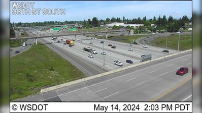 Traffic Cam Oakland: I-5 at MP 131.8: S 38th St looking South Player
