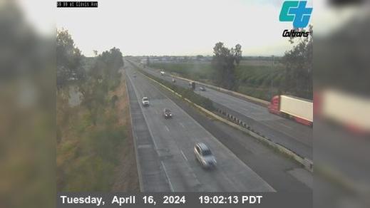Traffic Cam Fowler › South: FRE-99-AT CLOVIS AVE Player