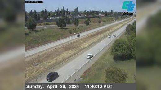 Traffic Cam Clovis › West: FRE-168-AT FOWLER AVE Player