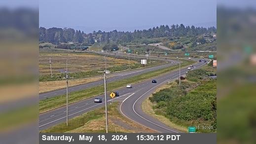 Traffic Cam Spruce Point › North: US-101 : Eureka - Looking North (C023) Player