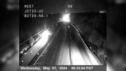 Traffic Cam Chico: Hwy 99 at Hwy 32 Player
