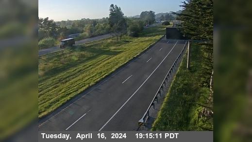 Traffic Cam Arcata › North: US-101 : South Of SR-299 - Looking North (C004) Player