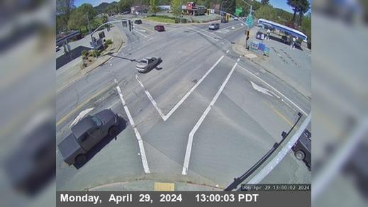 Traffic Cam Willits › West: SR20: South St Player