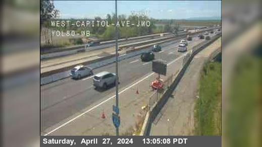 Traffic Cam West Sacramento › West: Hwy 80 at West Capitol Player