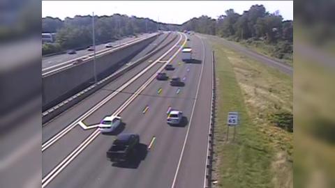 Traffic Cam Windsor › South: I-91 s/o Exit 38 & RT. 75 (Poquonock Ave) Player