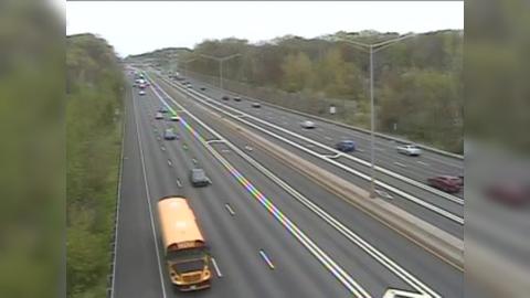 Traffic Cam Windsor: CAM - I-91 NB S/O Exit 38 - Pigeon Hill Rd Player