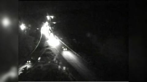 Traffic Cam Newtown: CAM 146 - I-84 WB E/O Exit 9 - Tunnel Rd Player