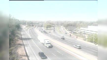 Traffic Cam Greenwich: CAM - I-95 NB Exit 4 - Indian Field Rd Player
