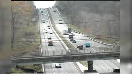 Traffic Cam East Lyme: CAM 191 - I-95 NB Exit 71 - Four Mile River Rd Player