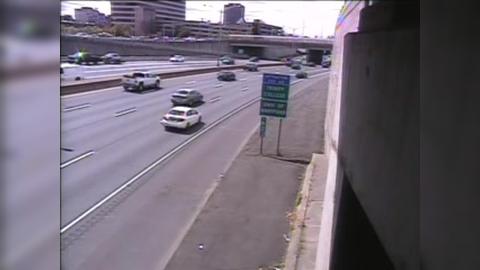 Traffic Cam Downtown: CAM 26 Hartford I-84 WB E/O Exit 48 - Trumbull St Player