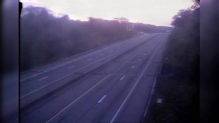 Traffic Cam Clinton: CAM 156 - I-95 NB S/O Exit 63 - Cow Hill Rd Player
