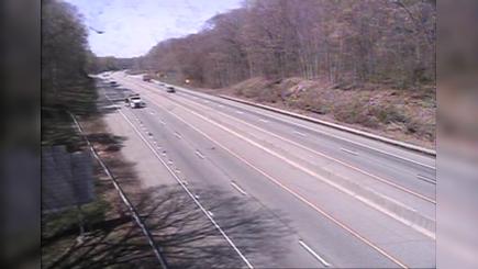 Traffic Cam Madison: CAM 151 - I-95 NB S/O Exit 62 - S/O Horse Pond Rd Player
