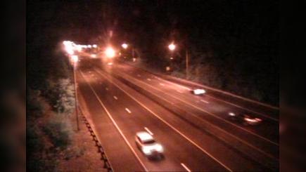 Traffic Cam Guilford: CAM 140 - I-95 SB S/O Exit 57 - S/O Rt. 1 (Boston Post Rd) Player