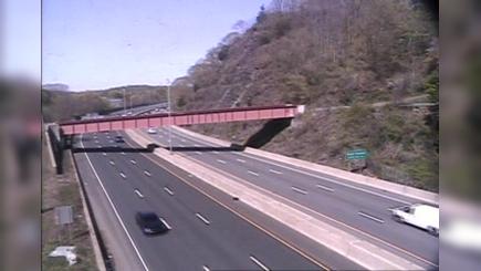 Traffic Cam East Haven: CAM - I-95 NB Exit 53 - S/O Hosley Ave Player