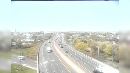 Traffic Cam Stratford: CAM - I-95 NB Exit 30 - Surf Ave Player