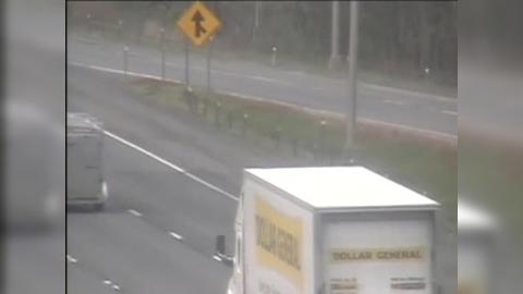 Traffic Cam Southington: CAM 126 - I-84 EB Exit 30 - Marion Ave Player
