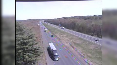 Traffic Cam Southington: CAM - I-84 WB E/O Exit 30 - W. Center St Player