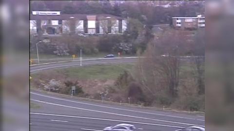 Traffic Cam Southington: CAM - I-84 WB Exit 32 - Rt. 10 (Queen St) Player