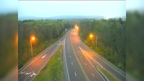 Traffic Cam Plainville: CAM 177 - RT 72 WB W/O Exit 5 - At N Washington St OP Player