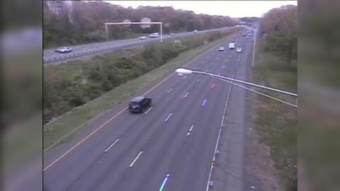 Traffic Cam Rocky Hill: CAM 106 - I-91 NB S/O Exit 23 - S/O Rt. 3 (Cromwell Ave) Player