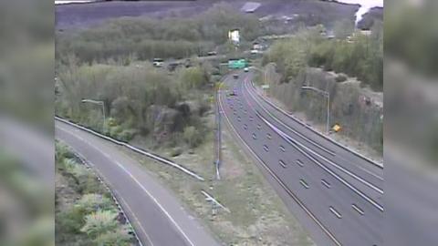Traffic Cam New Britain: CAM - I-84 WB Exit 35 - North Mountain Rd Player