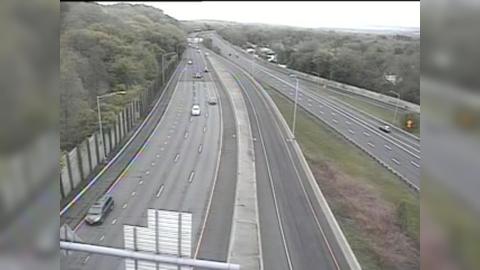 Traffic Cam Plainville: CAM - I-84 EB Exit 34 - Woodford Ave Player
