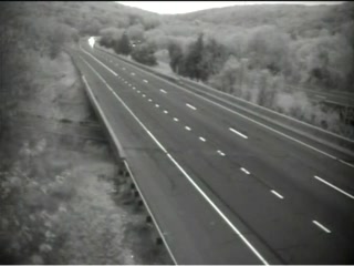 CAM 145 Southbury I-84 EB Exit 14 - Rt. 172 (Lakeside Rd.) - Eastbound Traffic Camera