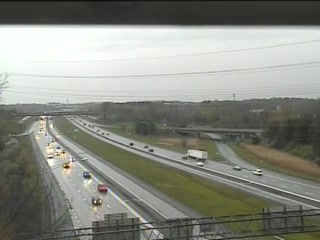 Traffic Cam CAM 9 Manchester I-84 WB Exit 59 - I-291 Ramp to I-84 East on ramp - Westbound Player
