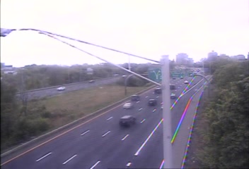 Traffic Cam CAM 131 New Haven I-91 SB Exit 4 - N/O East St. - Southbound Player