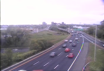 Traffic Cam CAM 132 New Haven I-91 SB Exit 6 - Willow St. - Southbound Player